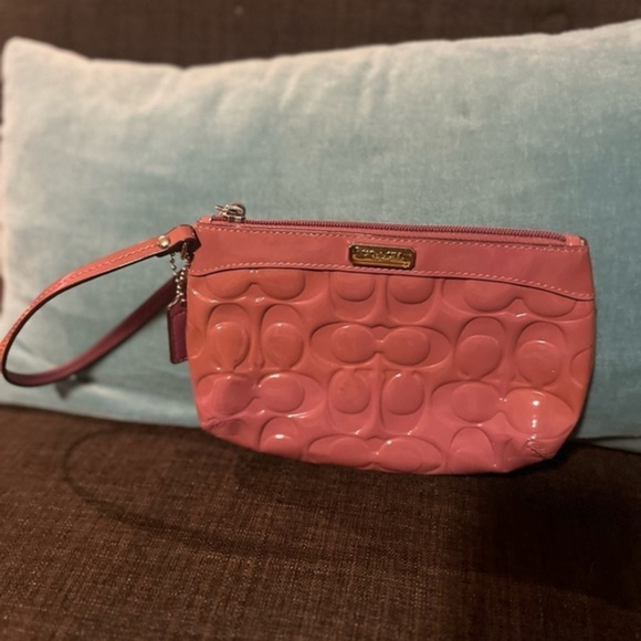 Coach Handbags - Coach wristlet FINAL REDUCTION